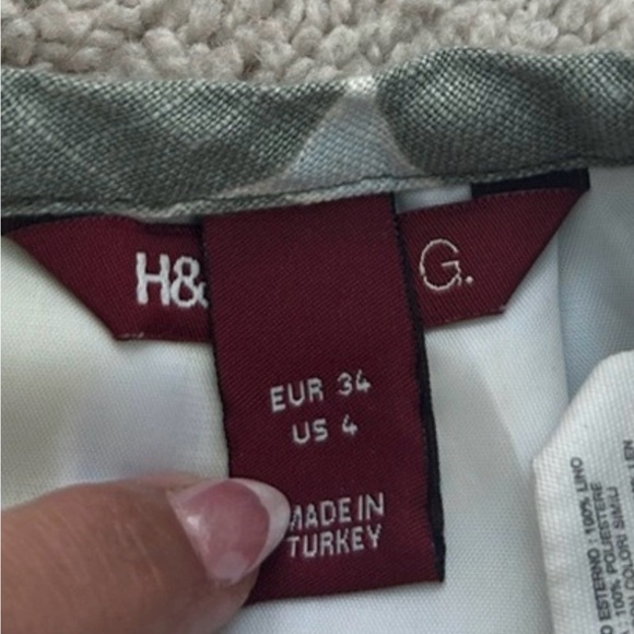 H&M Floral A-Line Skirt in Yellow, White, and Brown - Picture 6 of 9